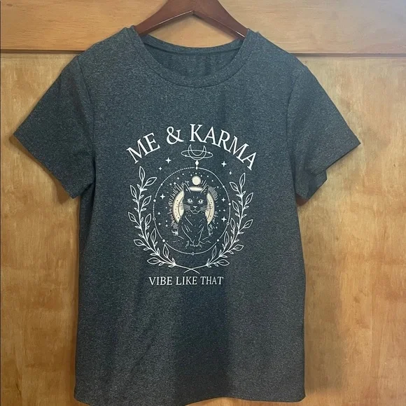 ♥️Women's Graphic Tee in Dark Grey - Picture 3 of 6